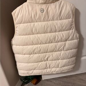 Magellan Outdoors Cream Puffer Vest